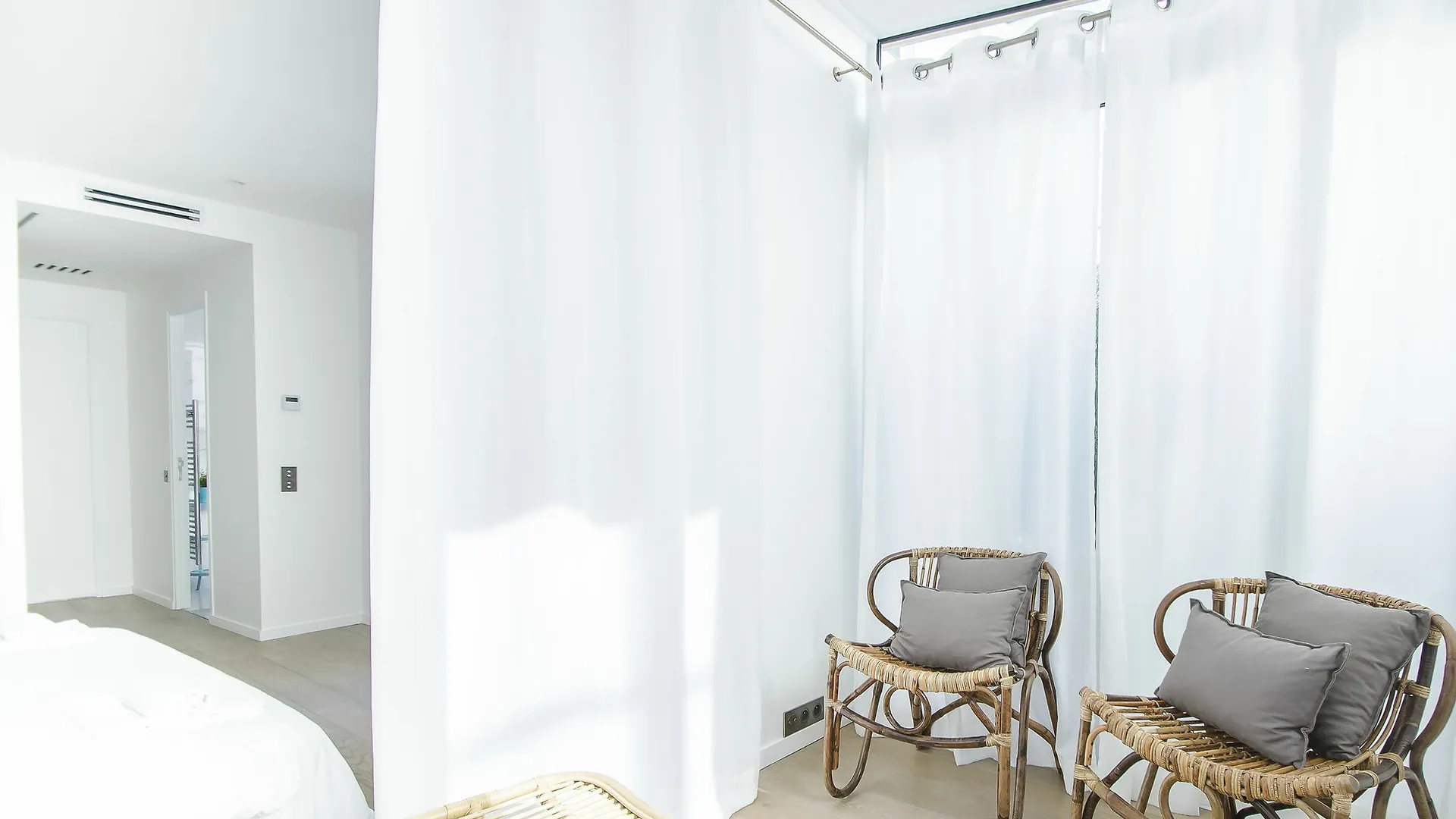 Luxury In Opera - The Louvre Apartment