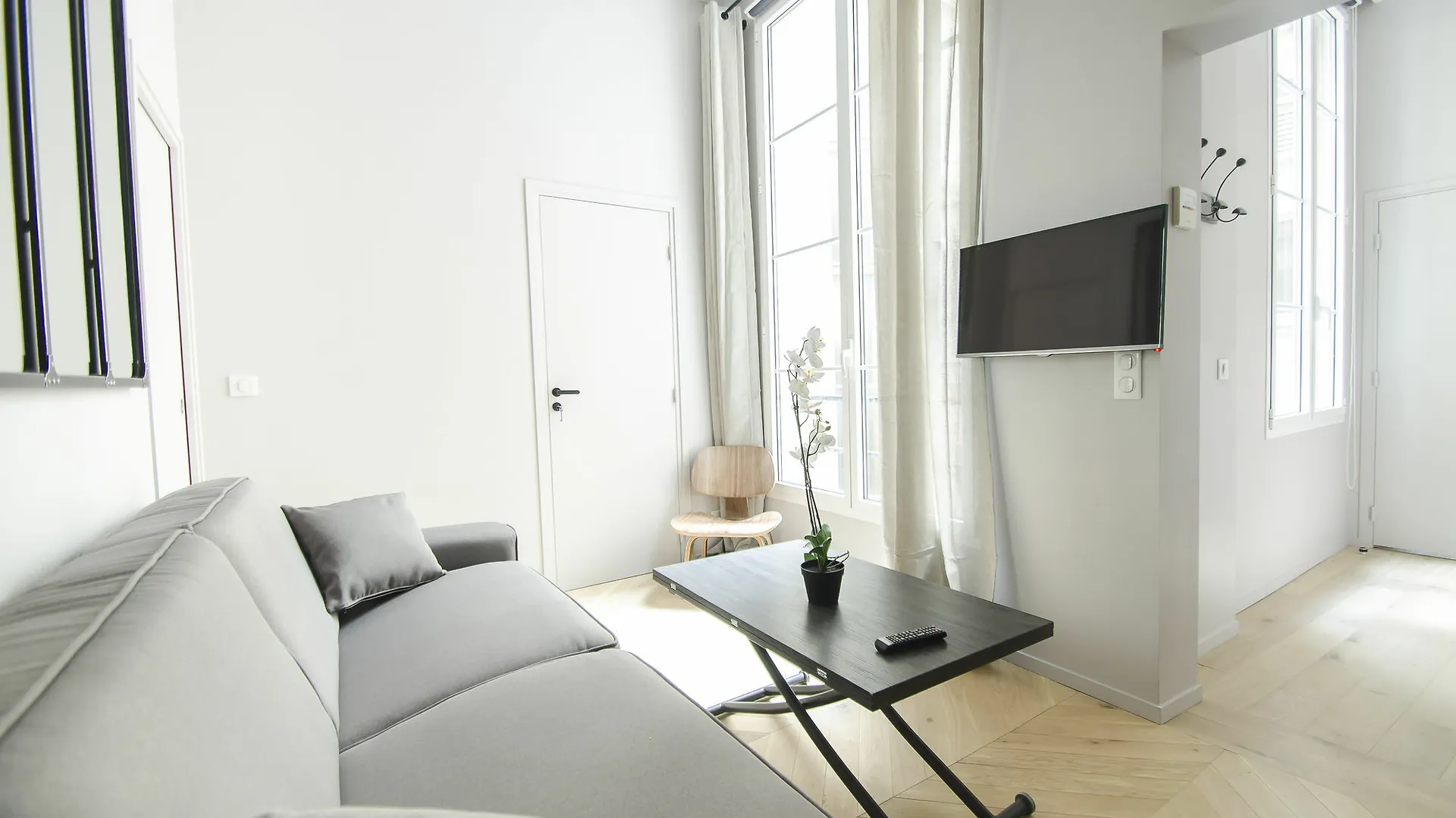 Luxury In Opera - The Louvre Apartment