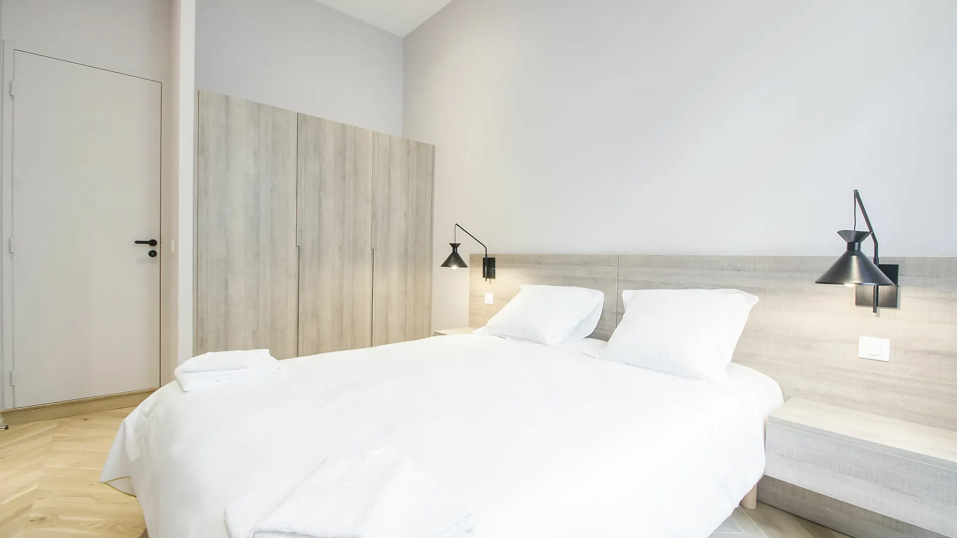 Luxury In Opera - The Louvre Apartment