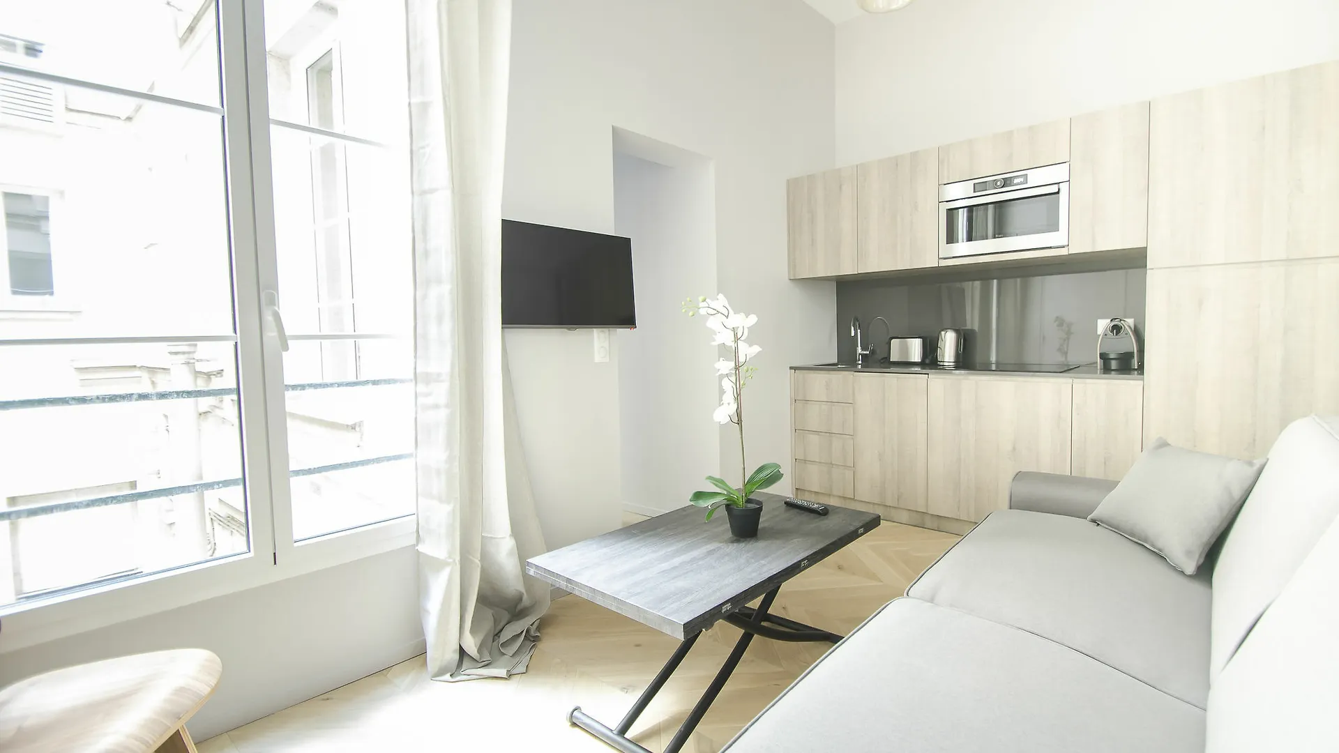Luxury In Opera - The Louvre Apartment